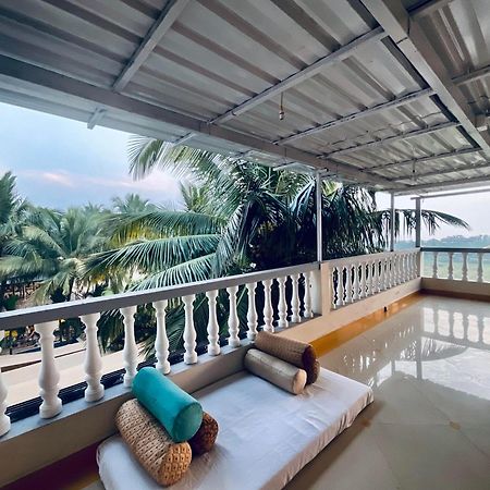 Nagas Hotel Satyavati Morjim Εξωτερικό φωτογραφία