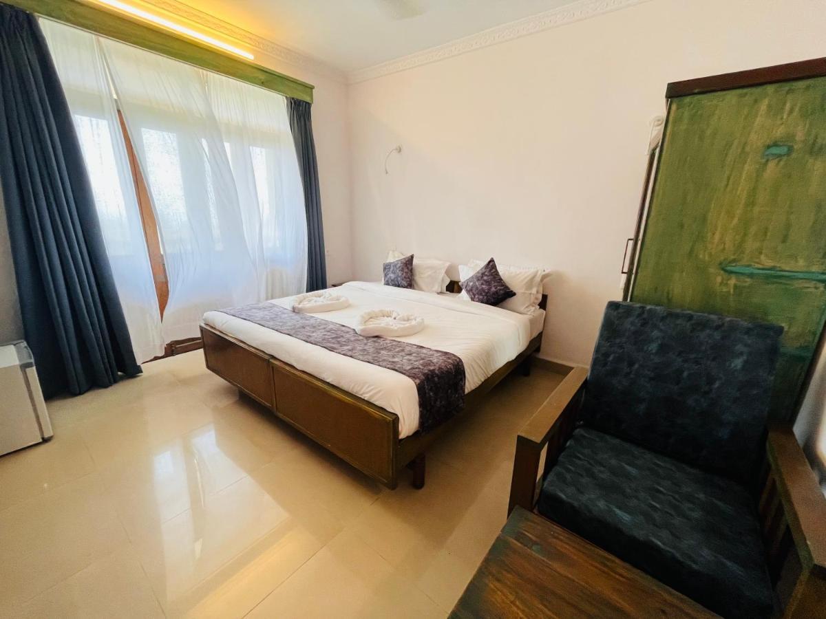 Nagas Hotel Satyavati Morjim Εξωτερικό φωτογραφία