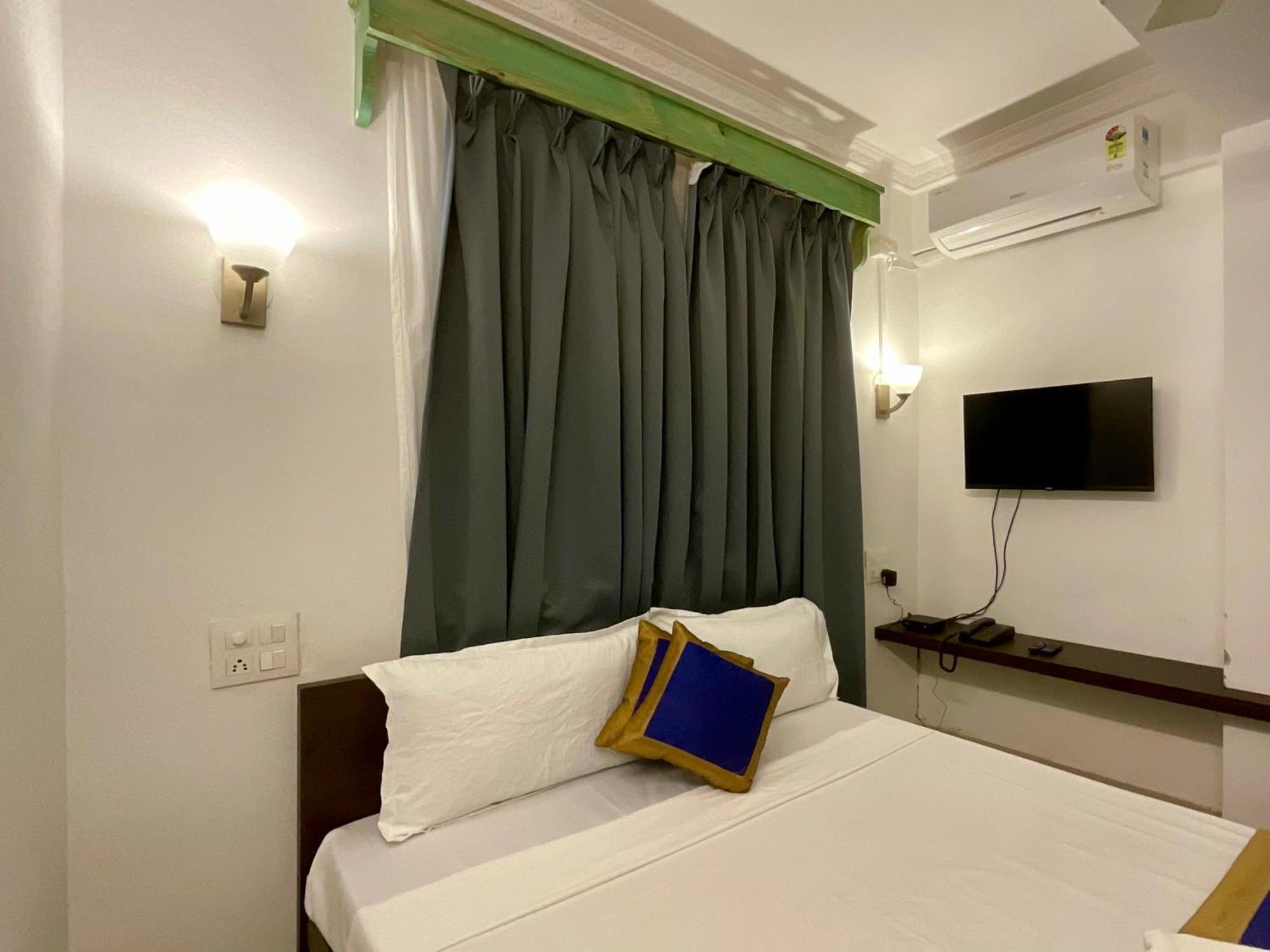 Nagas Hotel Satyavati Morjim Εξωτερικό φωτογραφία