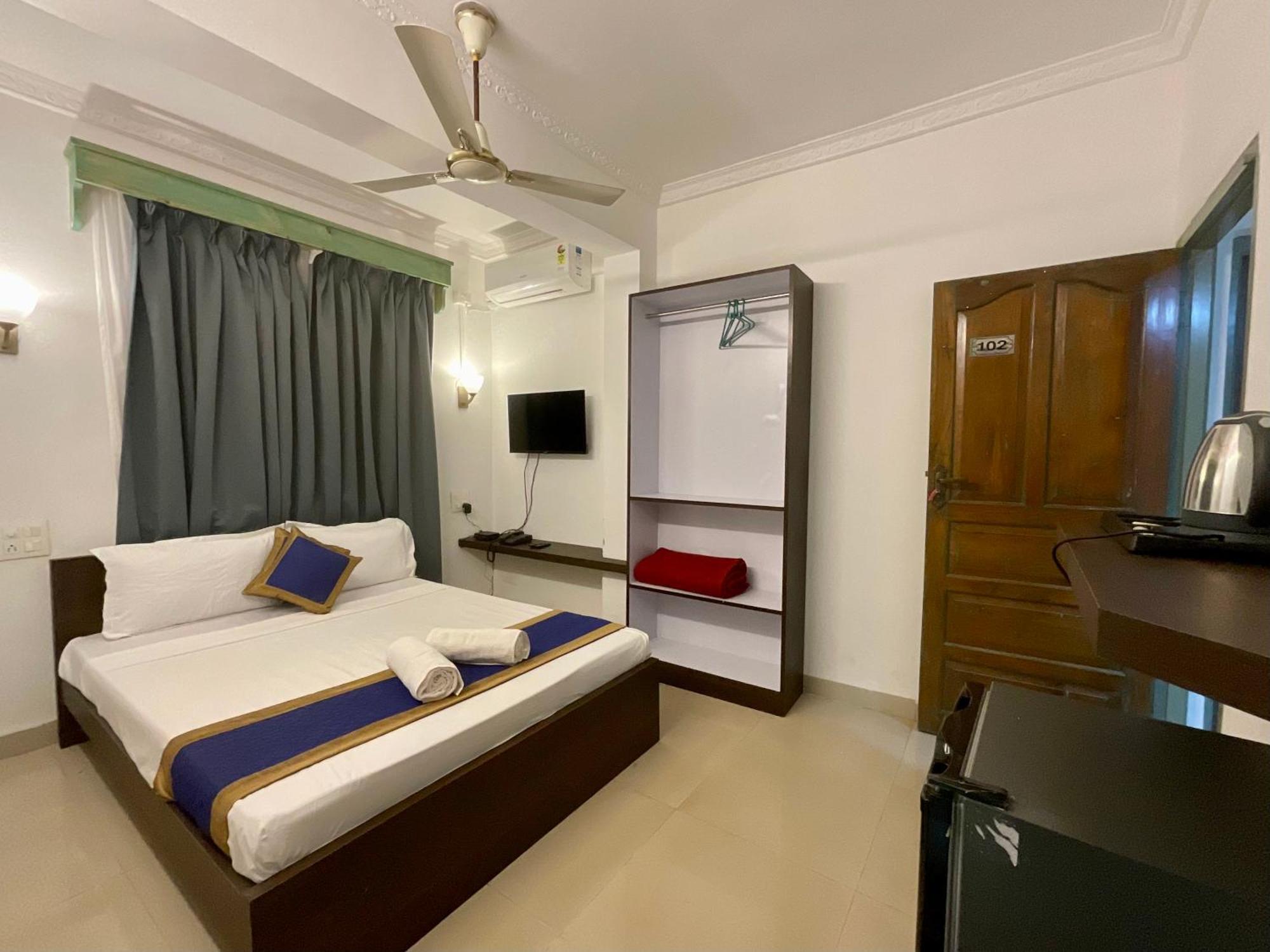 Nagas Hotel Satyavati Morjim Εξωτερικό φωτογραφία