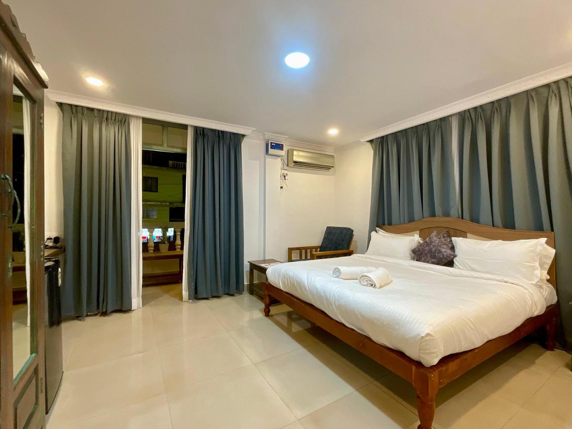 Nagas Hotel Satyavati Morjim Εξωτερικό φωτογραφία