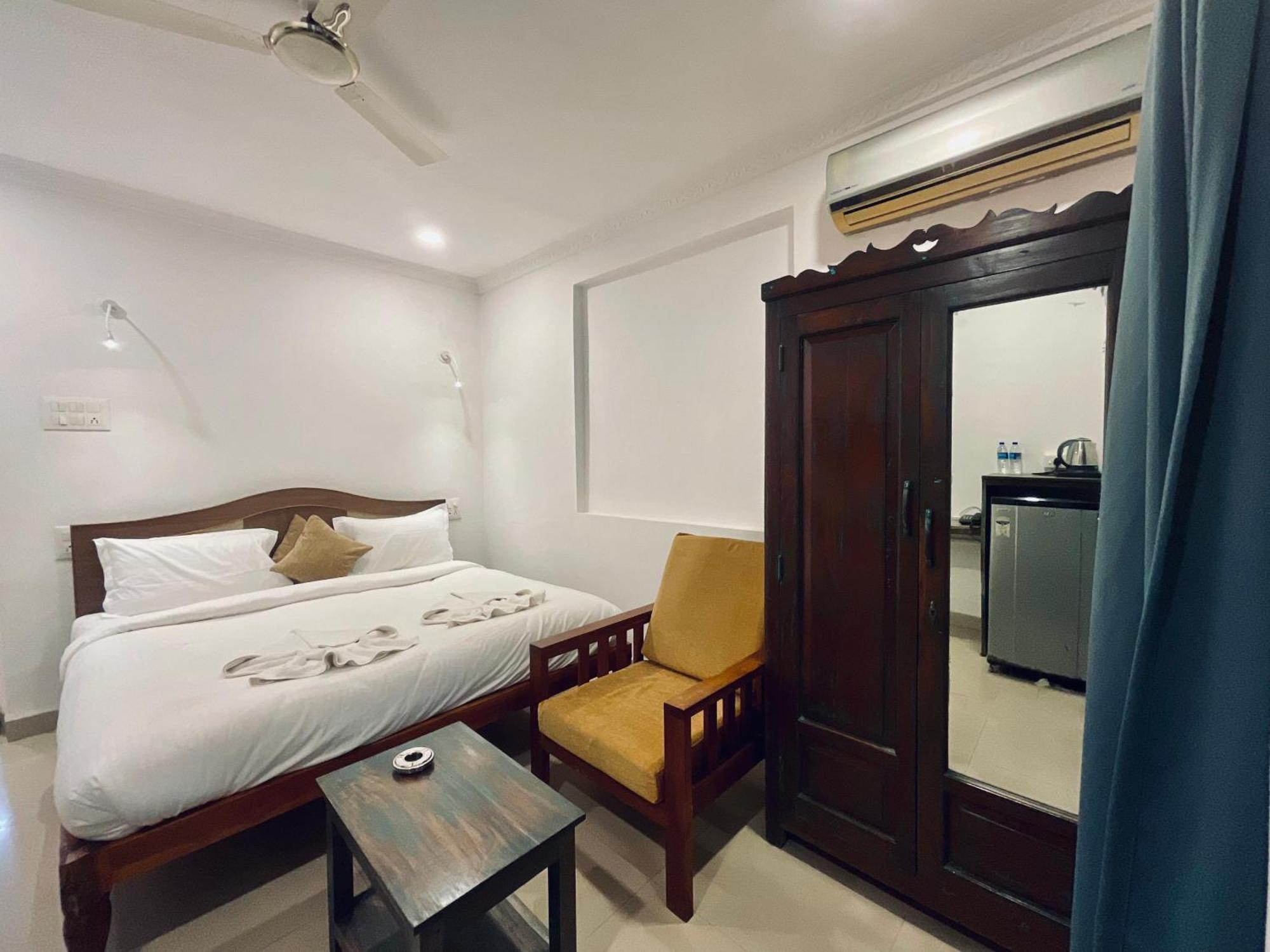 Nagas Hotel Satyavati Morjim Εξωτερικό φωτογραφία