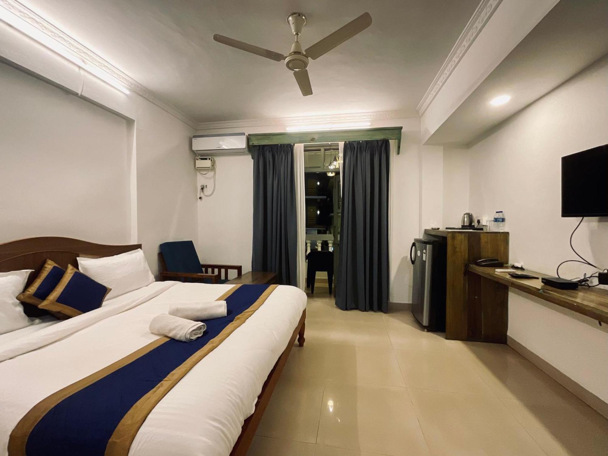 Nagas Hotel Satyavati Morjim Εξωτερικό φωτογραφία