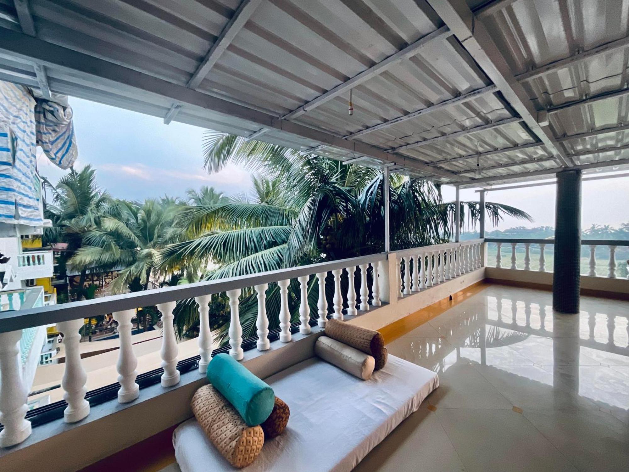 Nagas Hotel Satyavati Morjim Εξωτερικό φωτογραφία